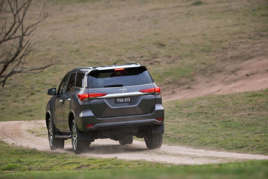  Toyota Fortuner Crusade (AN160) 2015 года  (AU) (фото 13 из 37)